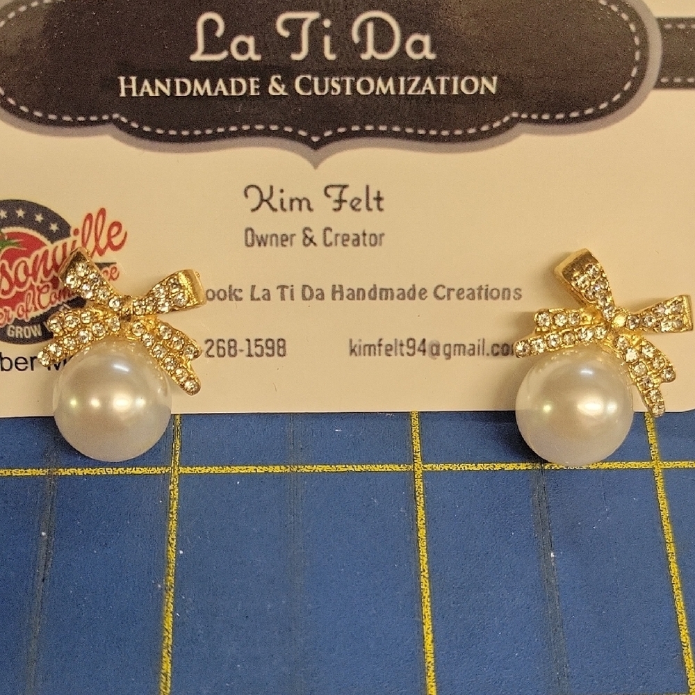 Pearl Faux Gold Tone Bow Earrings